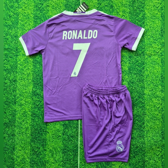Real Madrid Version Retro Ronaldo#7 Set for Kids - Picture 1 of 5